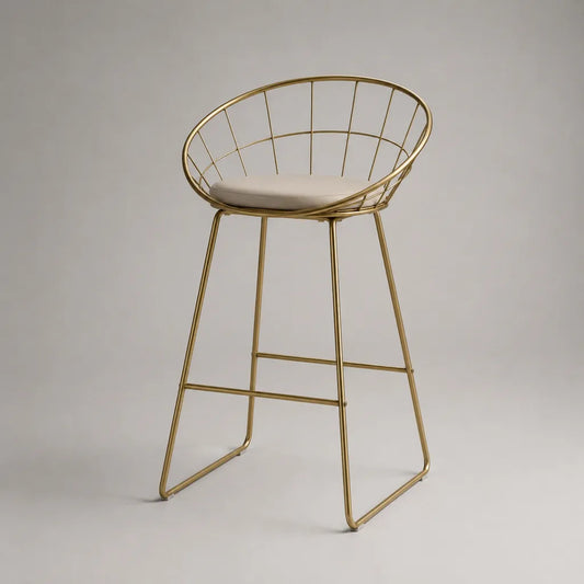 Sgabello in acciaio oro con schienale arrotondato e cuscino beige, 54 × 52 × 99 cm